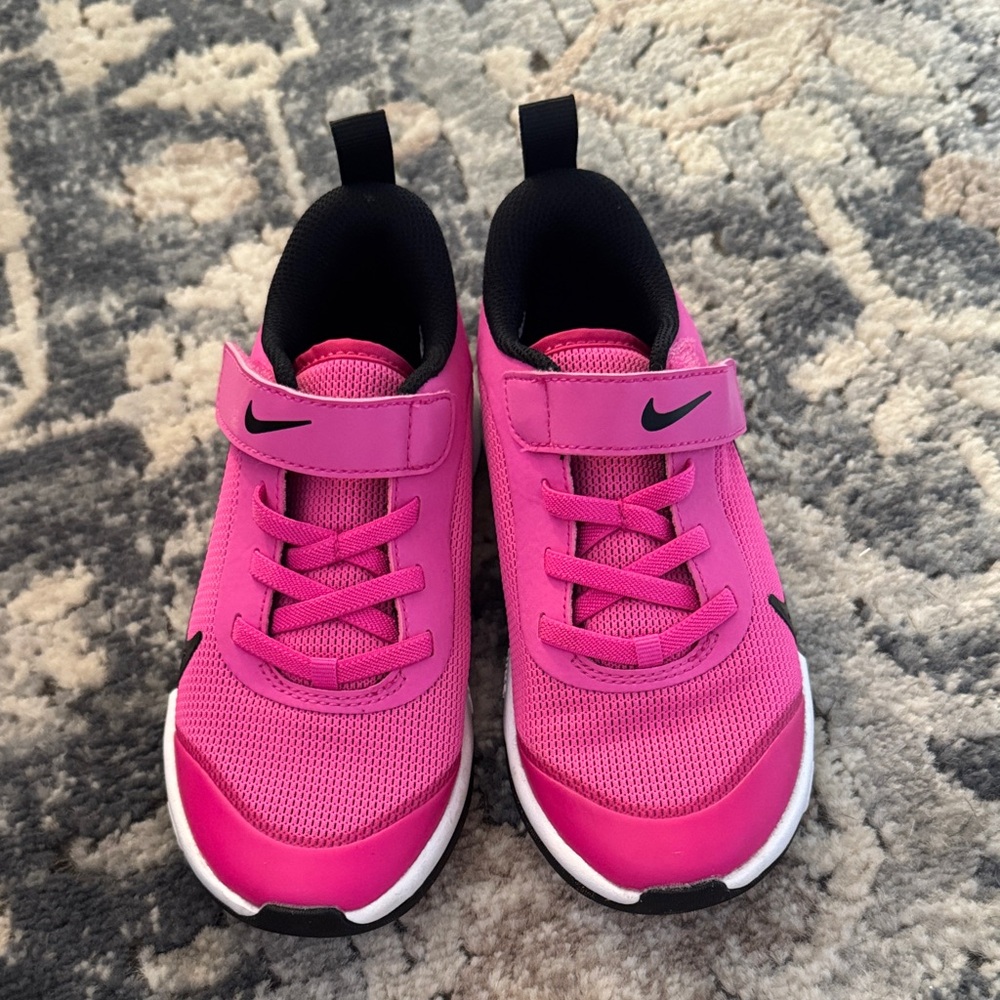 Nike Kids Vibrant Pink and Black Sneakers - Picture 2 of 4